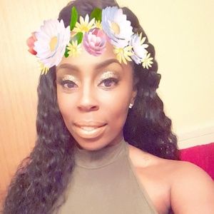 Meet your Posher, Ebony